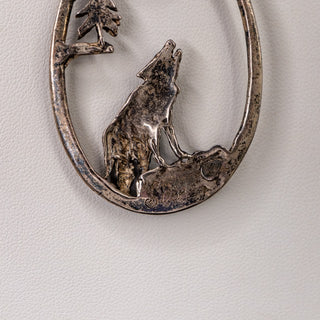 Wolf Howling at the Moon Necklace Pendant with 24 Inch Chain