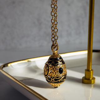 Joan Rivers Vintage Roman Numeral V Egg Pendant Necklace