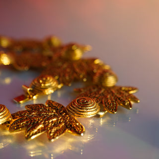 DAUPLAISE Signed Vintage 1980s-90s Extra Large Gold Tone Leaf Shaped Statement Collar Necklace