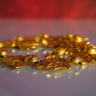 DAUPLAISE Signed Vintage 1980s-90s Extra Large Gold Tone Leaf Shaped Statement Collar Necklace