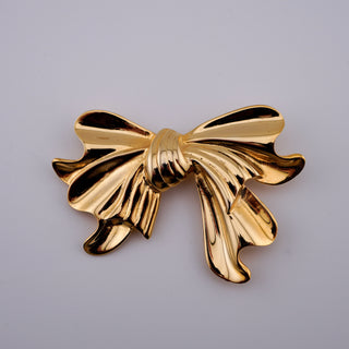 Vintage Sculpted Ribbon Bow Brooch in Goldtone Finish