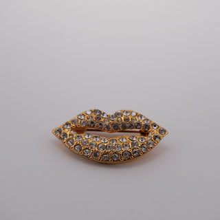Vintage Rhinestone Lips Brooch in Goldtone