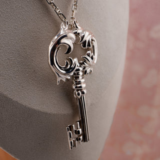Vintage Sterling Rococo Key Pendant on Italian 925 Chain (56g)