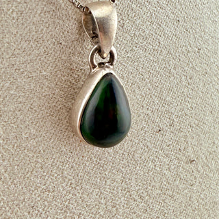 Sterling Silver Teardrop Maw Sit Sit Pendant Necklace