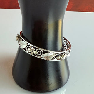 Krementz Vintage 1950-1960 Silvertone Rhinestone Signed Cuff Bracelet 7 Inch
