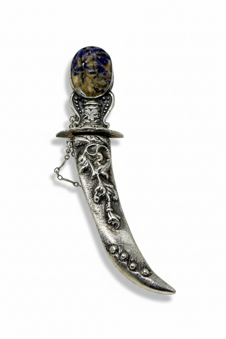 Vintage 925 sterling silver ornamental pin with lapis lazuli cabochon and vine motifs